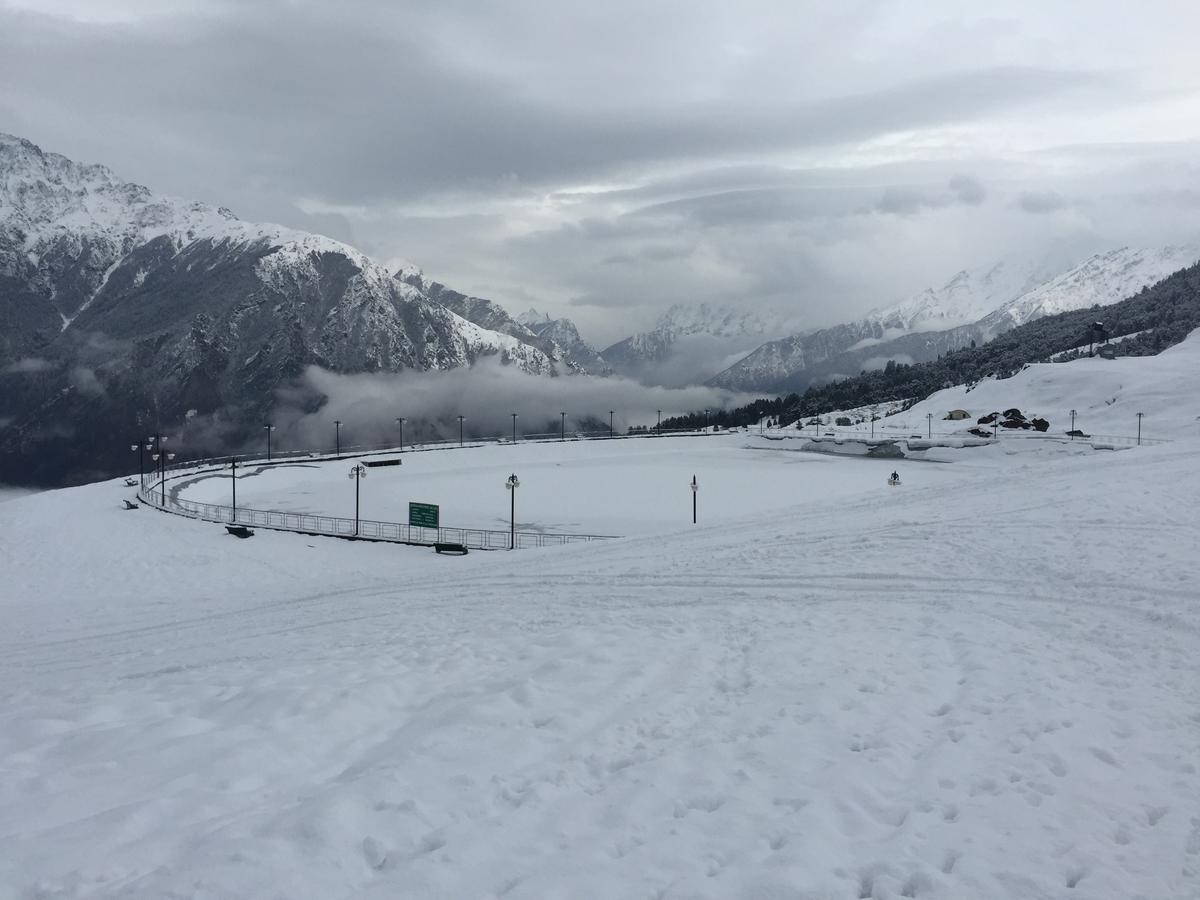 Clifftop Club Auli Joshimath Bagian luar foto