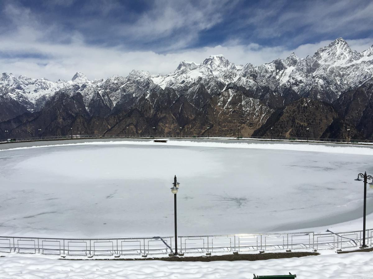 Clifftop Club Auli Joshimath Bagian luar foto